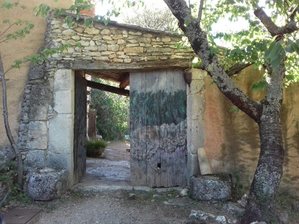 Le Jas Des Aiguiers Hotel Saint-Saturnin-lès-Apt Exterior photo