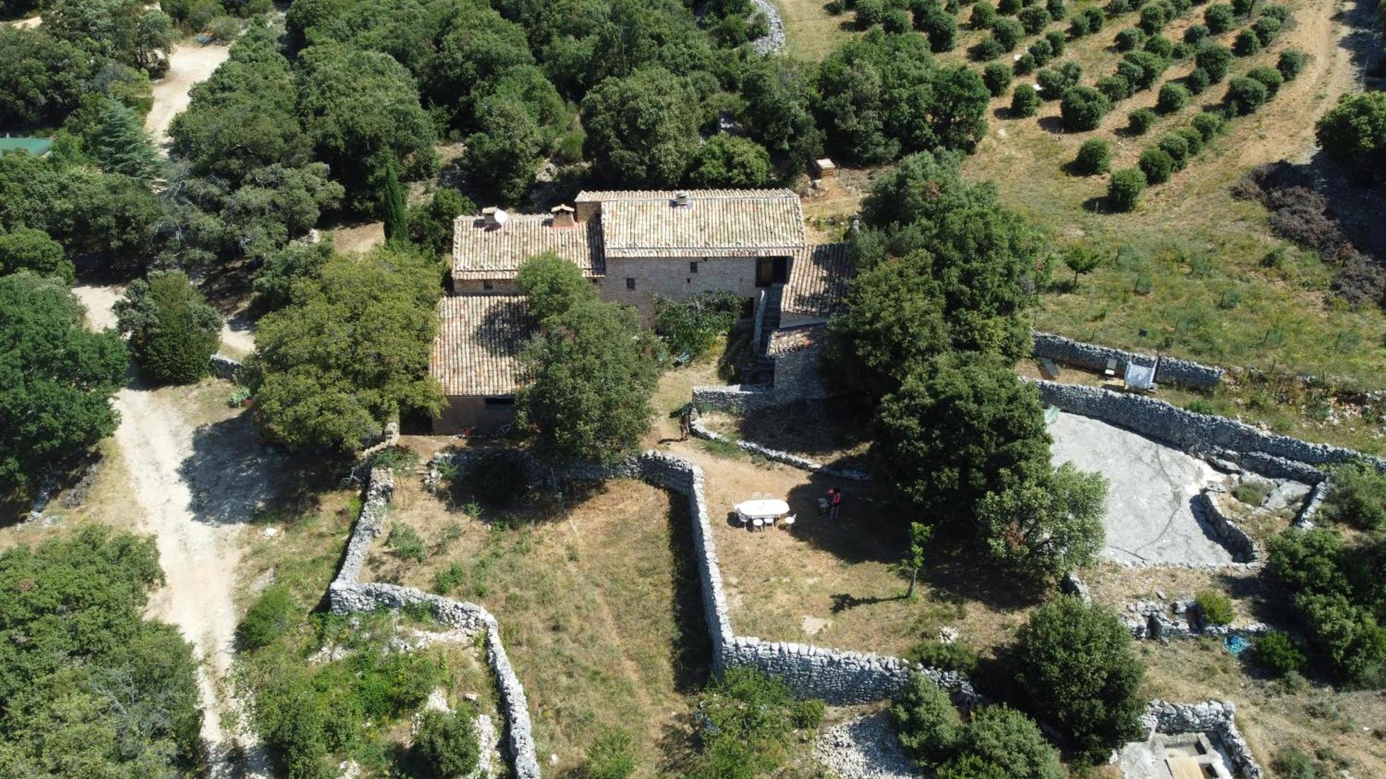 Le Jas Des Aiguiers Hotel Saint-Saturnin-lès-Apt Exterior photo